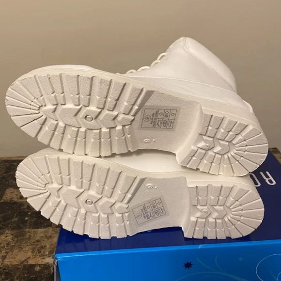 Winter Boot - Picture 8 of 9